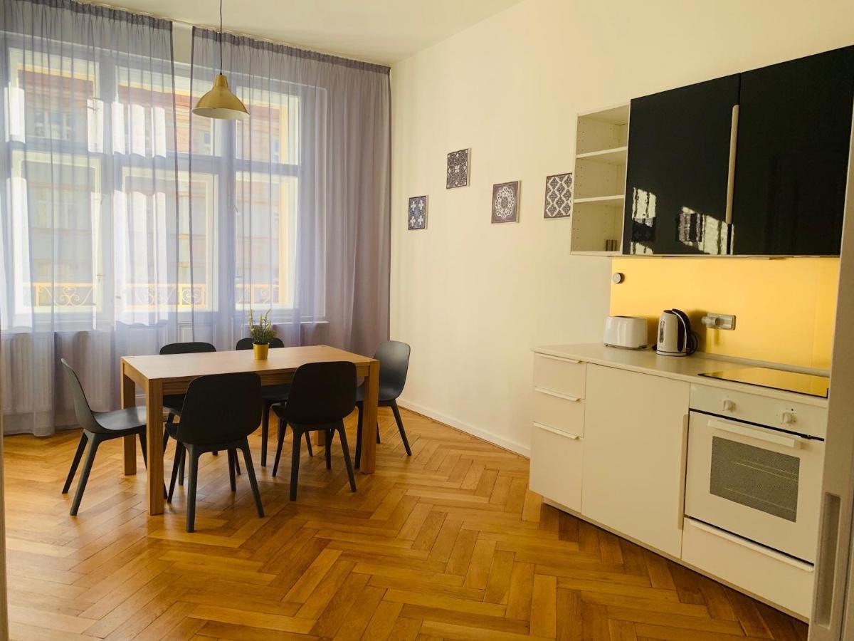 Blue Prague 3*